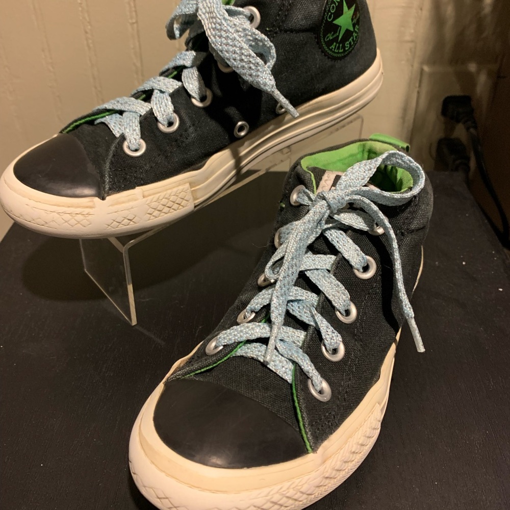 Converse Chuck Taylor All Star Shoes Kids Youth Size 2 Black Mid Top Unisex